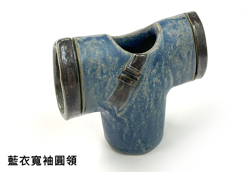 客家服飾筆筒-藍衣寬袖圓領